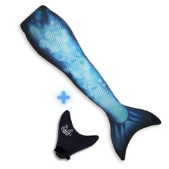 Lichtgewicht zeemeerminstaart in helderblauw met schubbenpatroon, perfect voor comfortabel zwemmen met de Oceanic set.