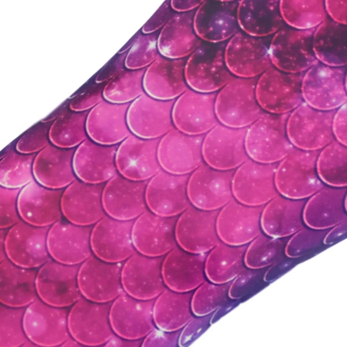 Close-up print van zeemeermin staart Star of the Sea Purple in lila tinten – Mermaid Sisters